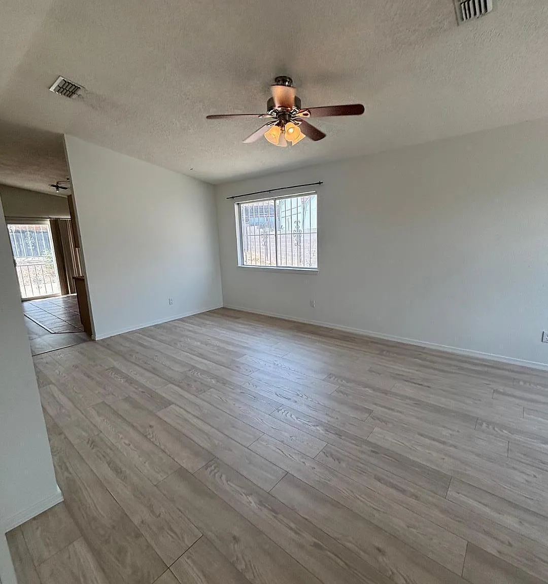 3 bed, 2.0 bath, 1472 sqft, $1,950 — Photo 1