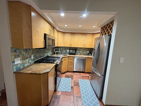 1 bed, 762 sqft, $2,300 — Photo 3