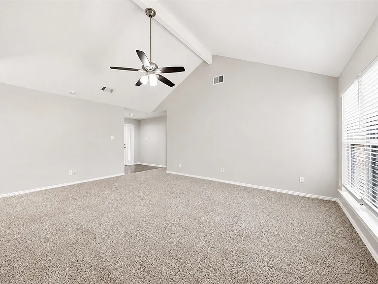 16310 Emberwood Dr — Photo 18