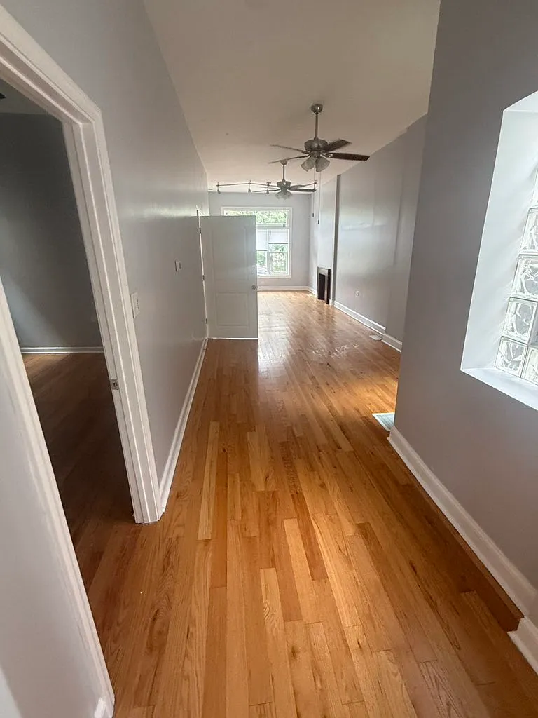 1 bed, 1200 sqft, $1,300 — Photo 3