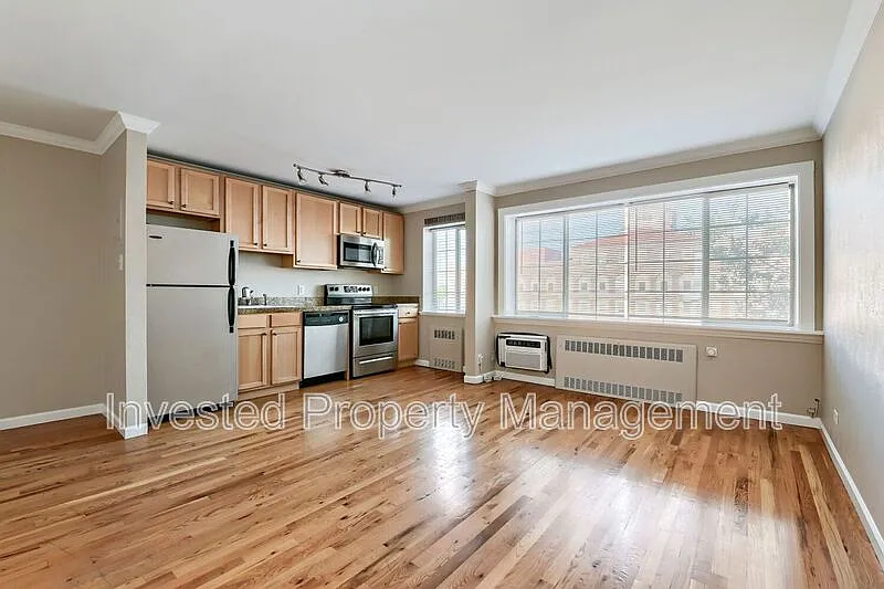 1 bed, 1.0 bath, 550 sqft, $1,300 — Photo 1