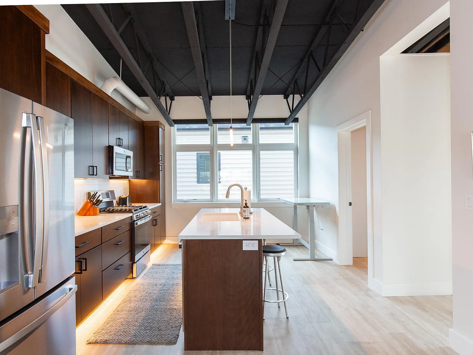 2 bed, $3,000 — Photo 3