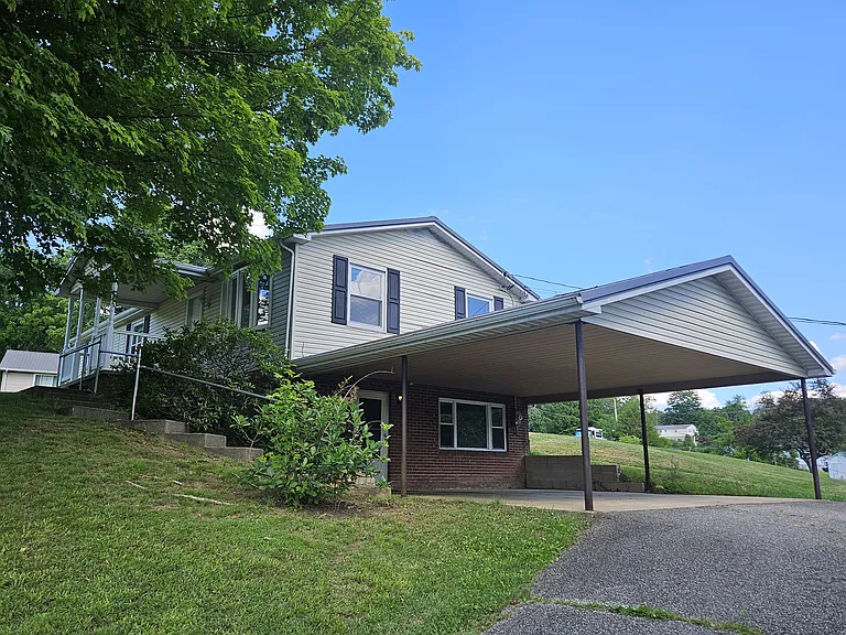 401 Church Rd — Photo 3