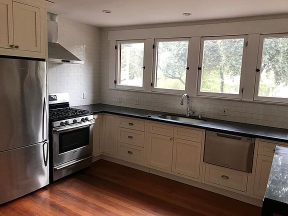 2nd image of 644 N Marengo Ave #2