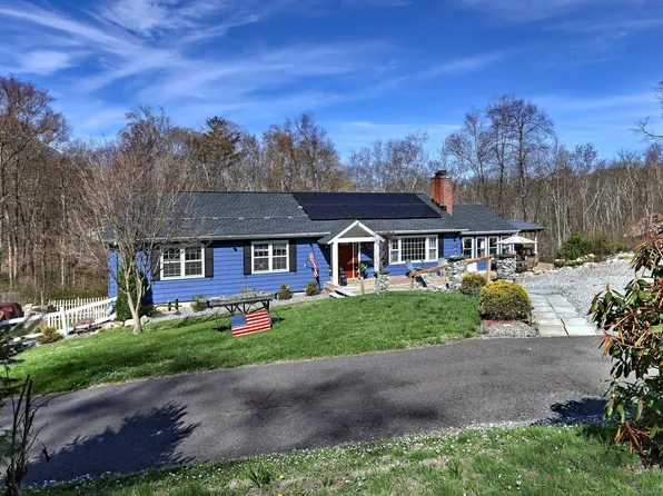 40 North Humiston Drive, Bethany, CT 06524