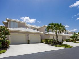 1150 Sweetwater Ln, Naples, FL