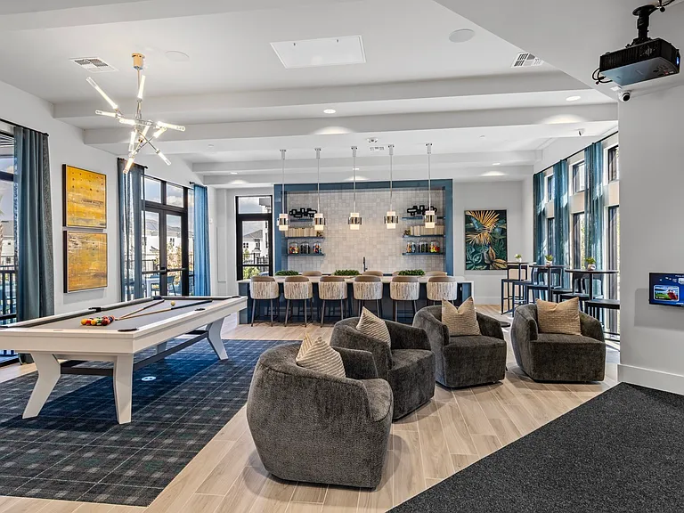 Aston Park Luxury Apartments — Photo 30