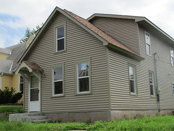 3rd image of 786 Magnolia Ave E