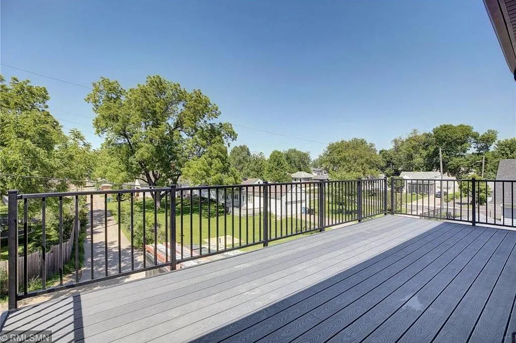 5 bed, 4192 sqft, $7,995 — Photo 4