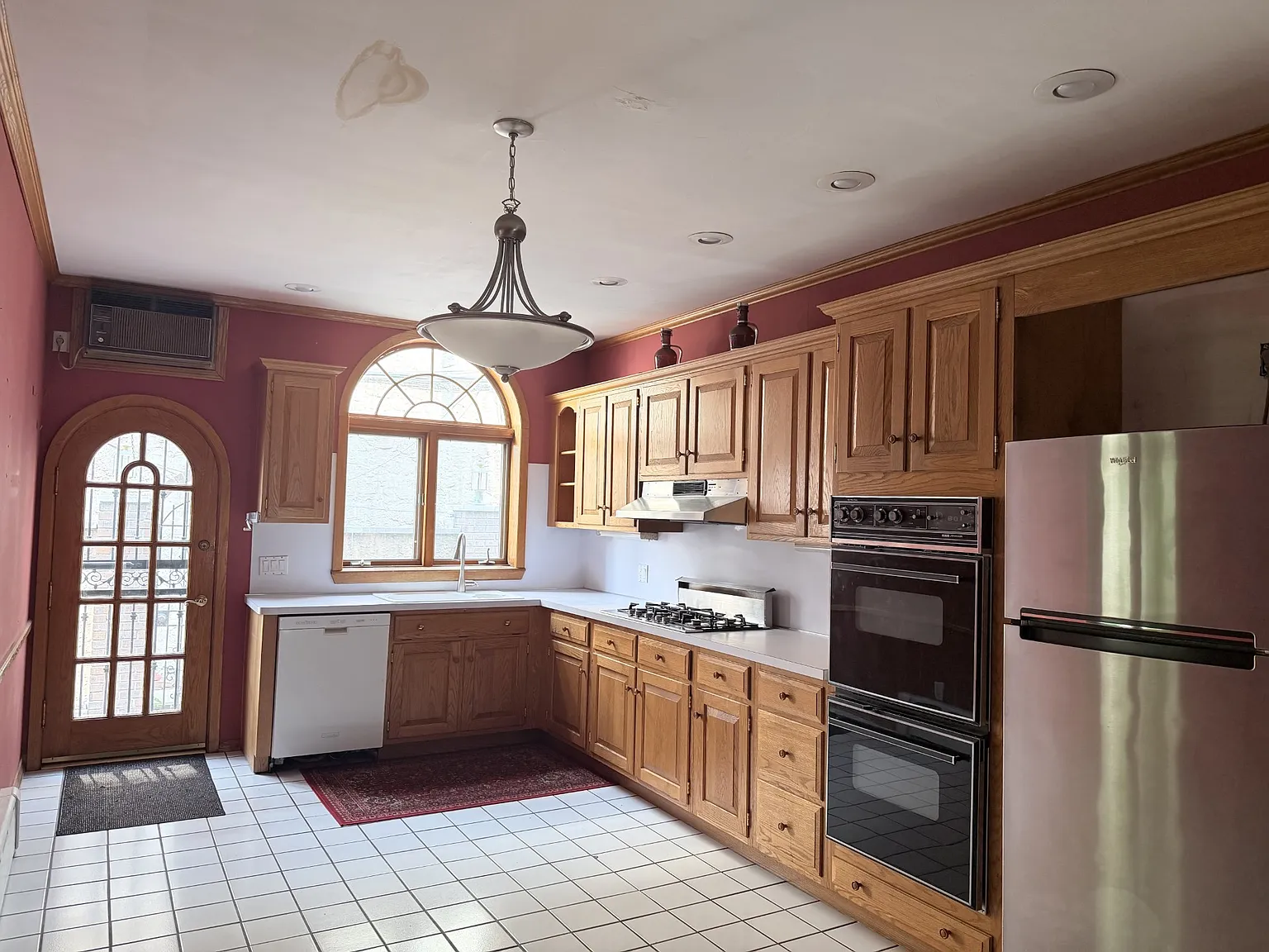 3 bed, 1.5 bath, 1500 sqft, $1,800 — Photo 4
