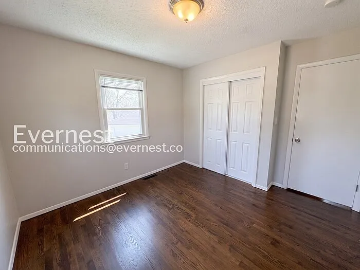 11912 Beacon Ave — Photo 17