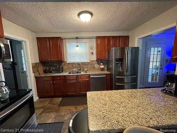 4th image of 31711 Leona St