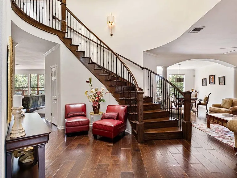 5511 Courtyard Dr — Photo 37