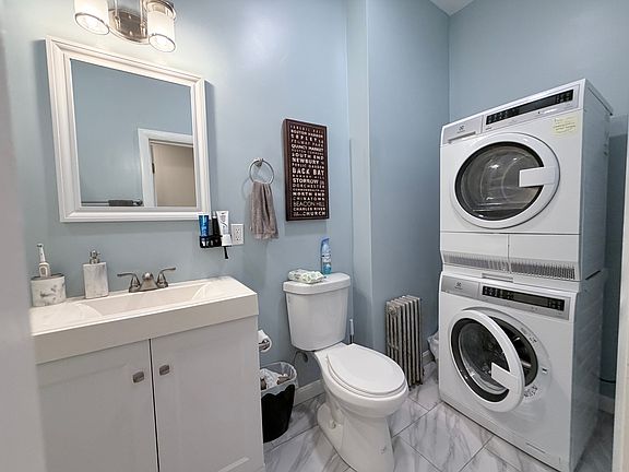 2nd image of 170 Chelsea St #1