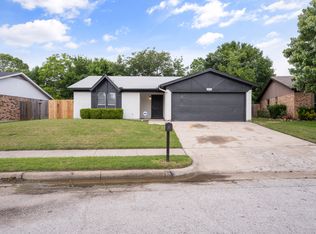 6401 Rebecca Ln, Watauga, TX 76148