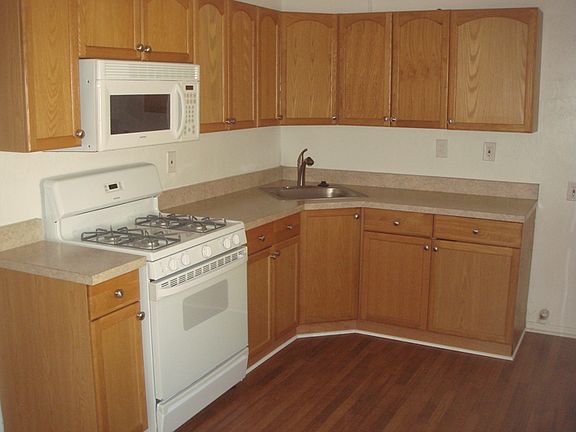 2nd image of 5705 Glenfinnan Ave