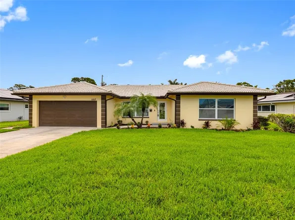 5207 Denver St NE, Saint Petersburg, FL 33703