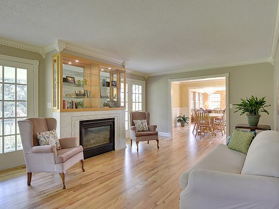 5th image of 207 172nd Avenue