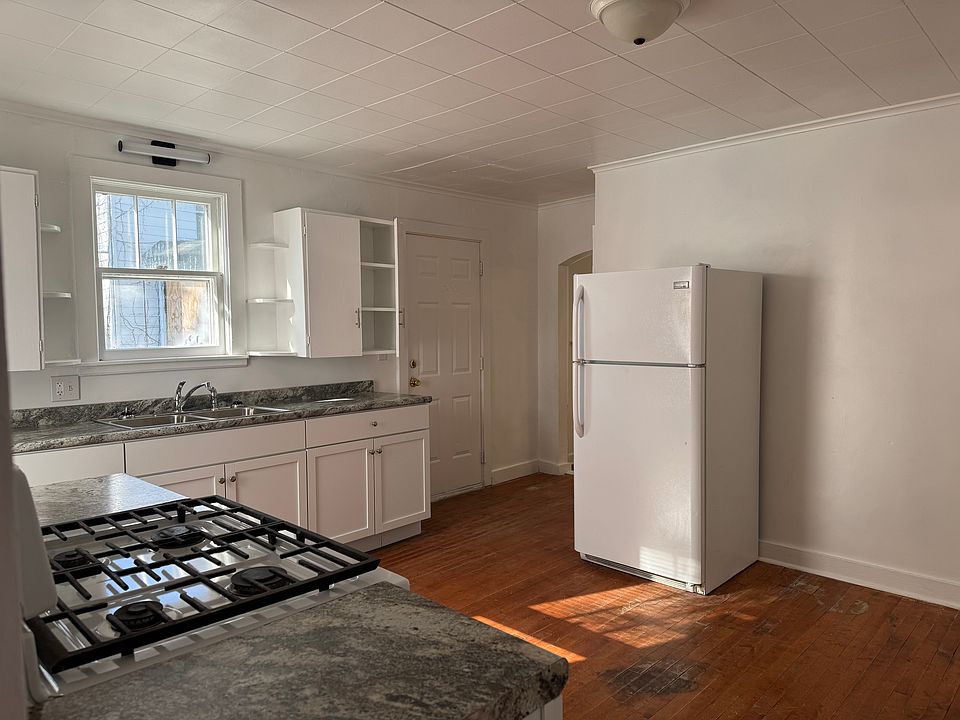 1st image of 615 E 14th St #1