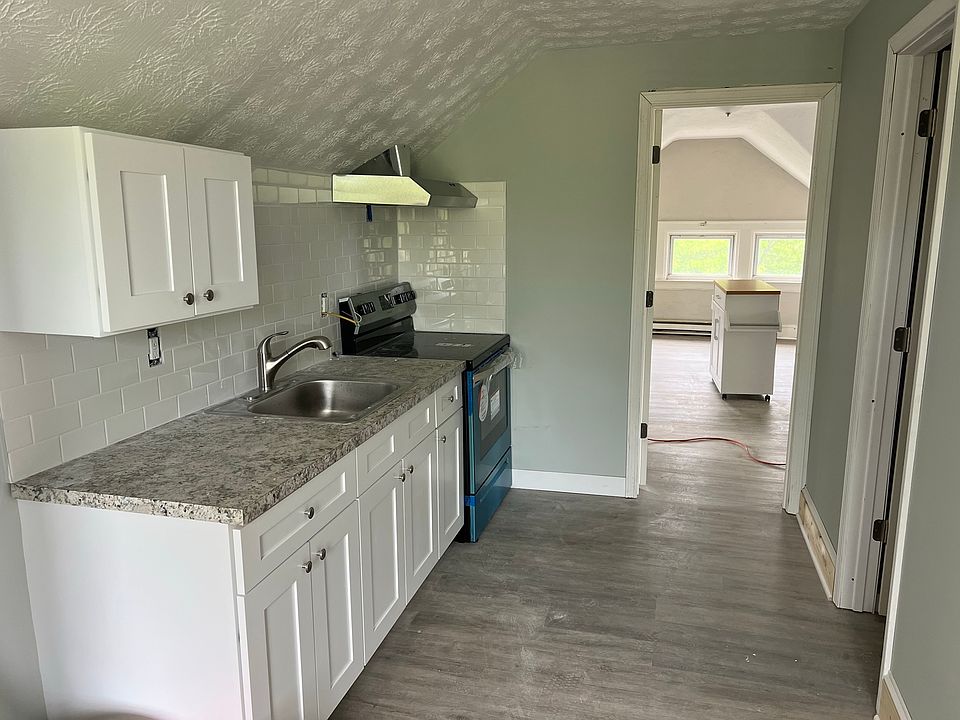 Kitchen with soft-close cabinets. Appliances included