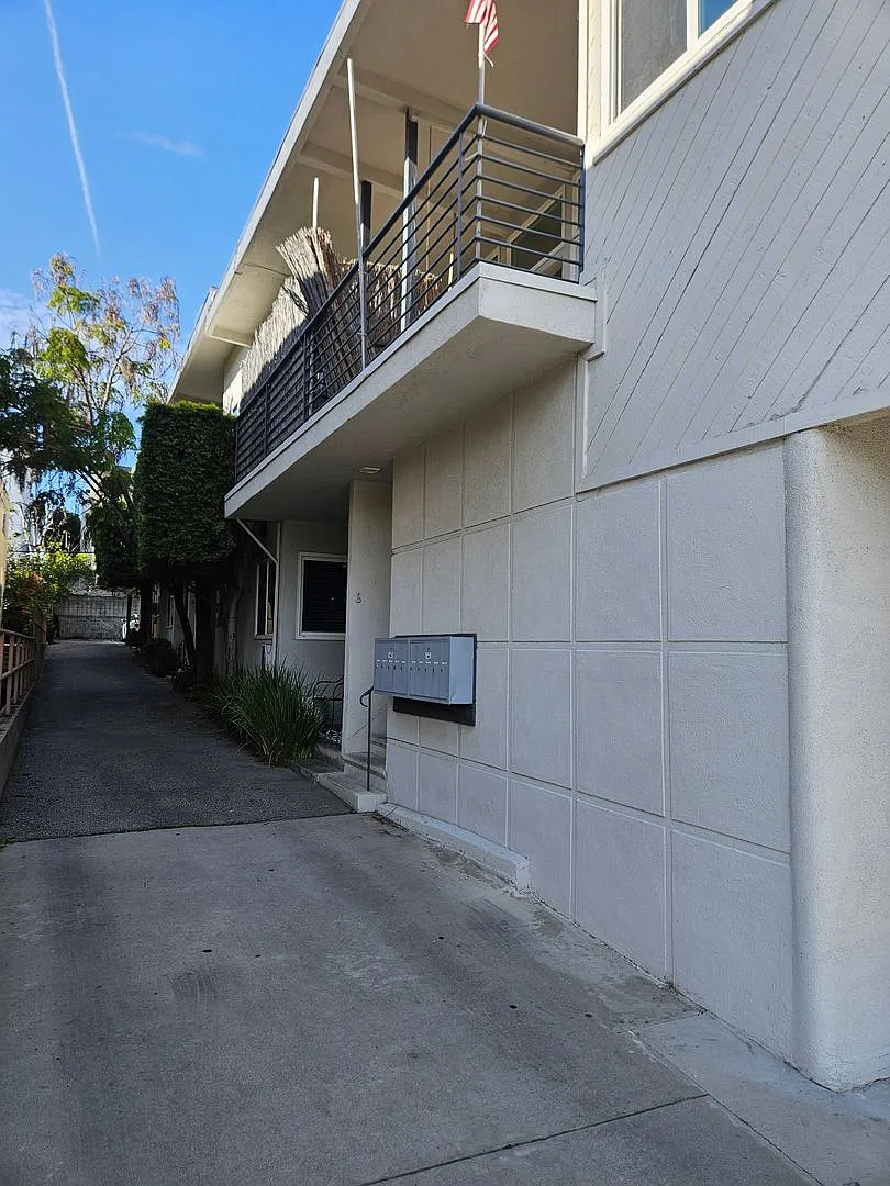 Kiowa Ave — Photo 1