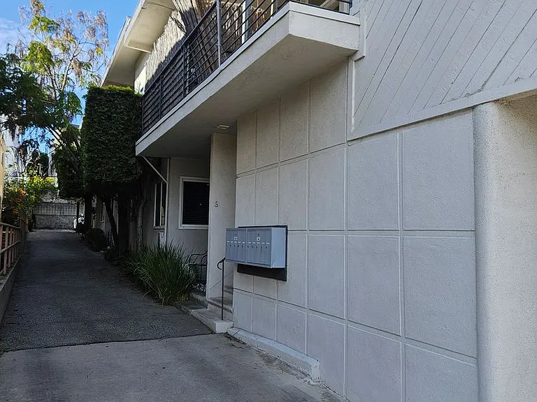 Kiowa Ave — Photo 1