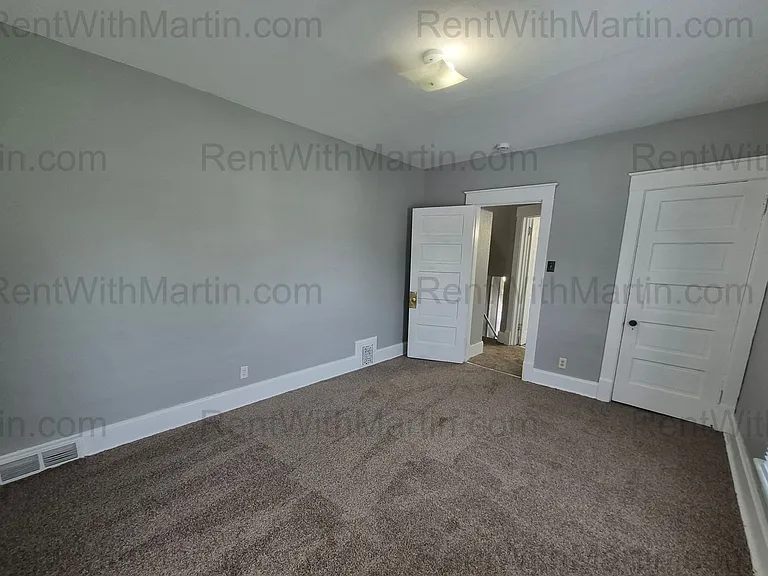 1404 W 2nd St — Photo 16