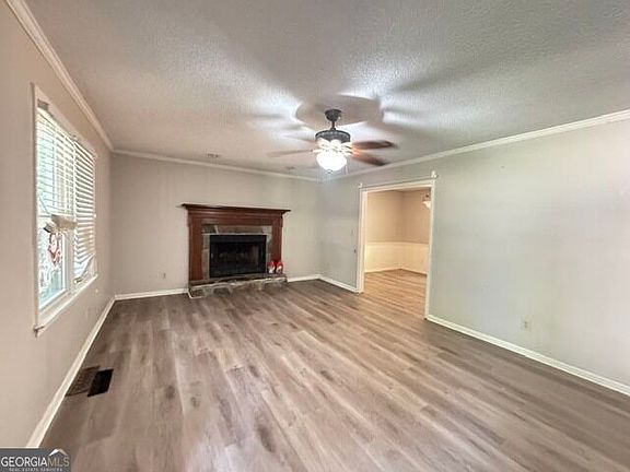 4th image of 92 Fox Dr