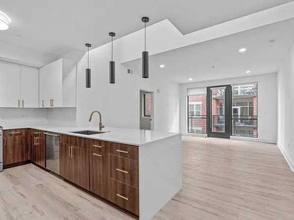 615 W Peace St #406, Raleigh, NC 27605