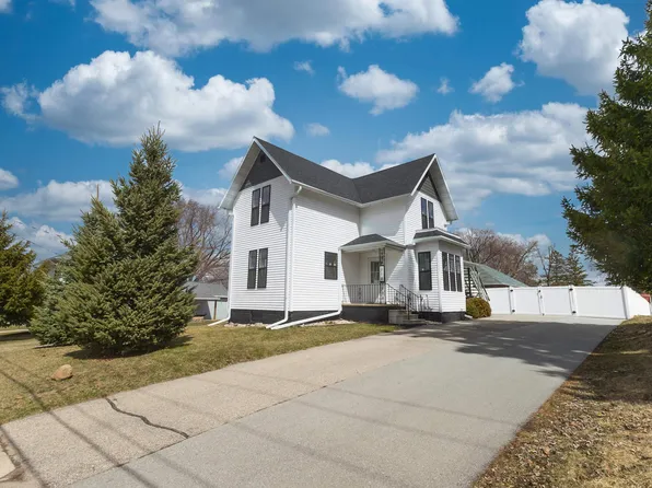 318 S Mill St, Hortonville, WI 54944