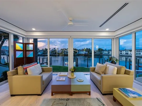 255 Park Shore DR #3-310, NAPLES, FL 34103