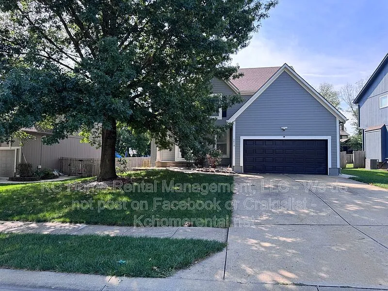 4 bed, 3.5 bath, $2,695 — Photo 2