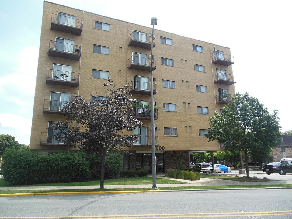 1st image of 300 Des Plaines Ave #306