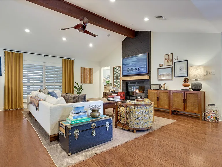3205 Festus Dr — Photo 1