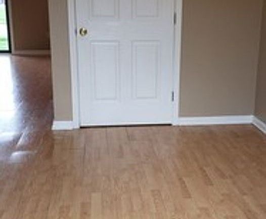 5th image of 112 Mallory Ct APT 1