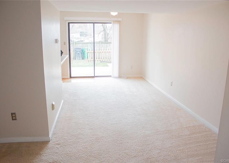 1st image of 145 Arlington Sq #145