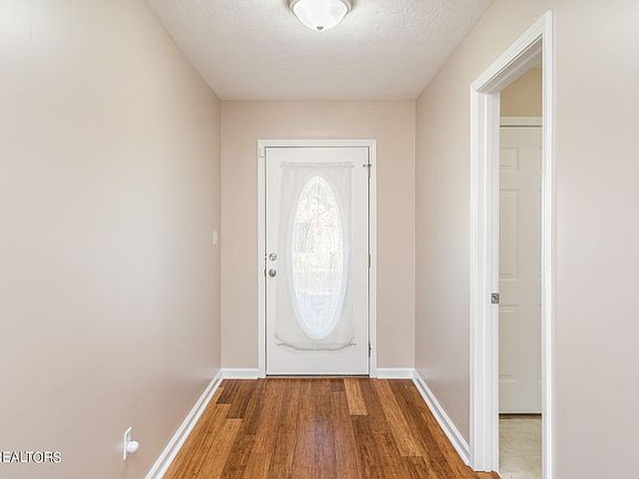 5th image of 1868 Elmhurst Way