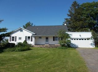 1722 Edgemere Dr, Rochester, NY 14612