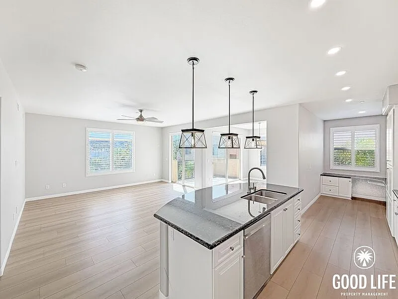 2 bed, 2.0 bath, 1503 sqft, $3,450 — Photo 3