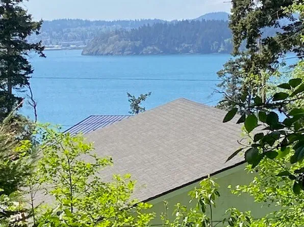 7408 Holiday Boulevard, Anacortes, WA 98221