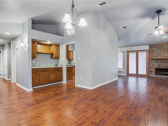 5th image of 2806 Dukeswood Dr