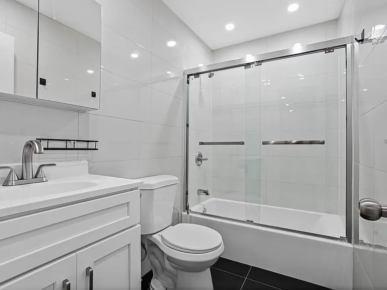 1821 Madison St #6 — Photo 23