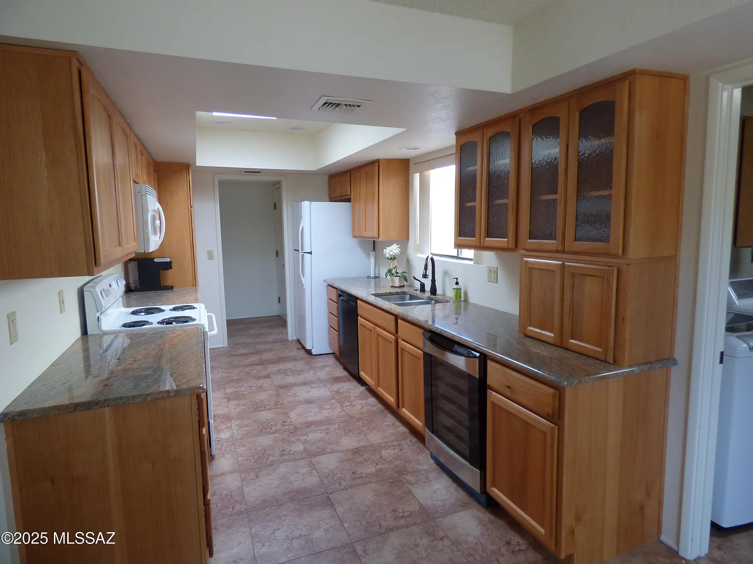 2 bed, 2.0 bath, 1693 sqft, $2,200 — Photo 3
