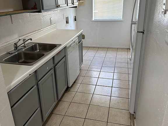 2nd image of 3540 Martinique Ave APT D
