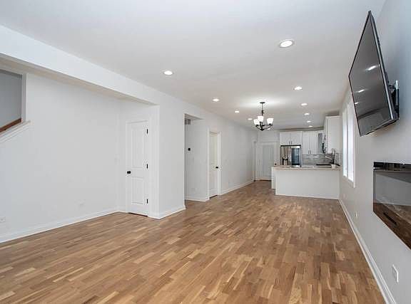 3rd image of 4848 S Bishop St