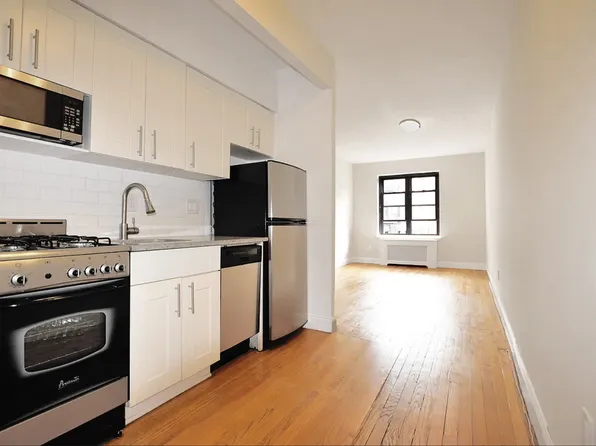 312 W 23rd St, New York, NY