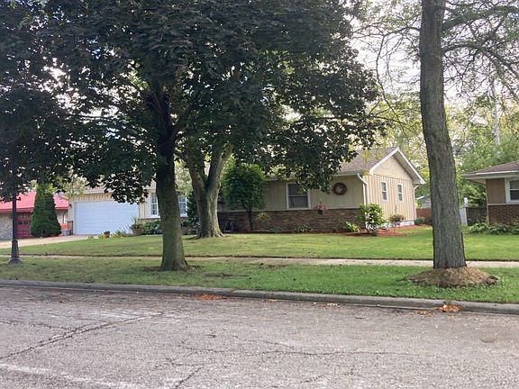 2nd image of 1725 Orchid St