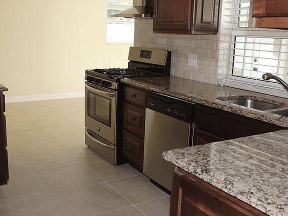 4th image of 11821 NW 29th St