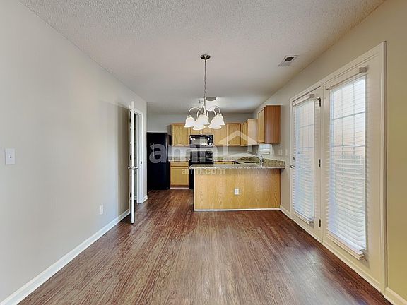 4th image of 3125 Teton Dr