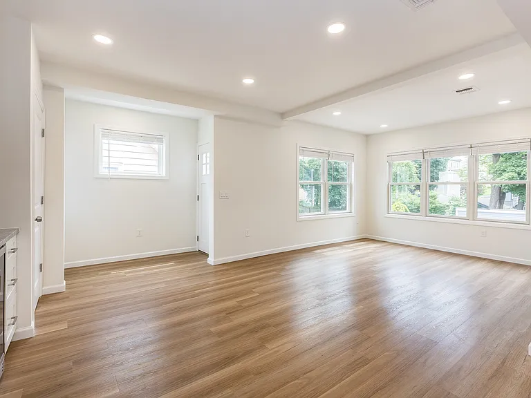 Living / Dining Area